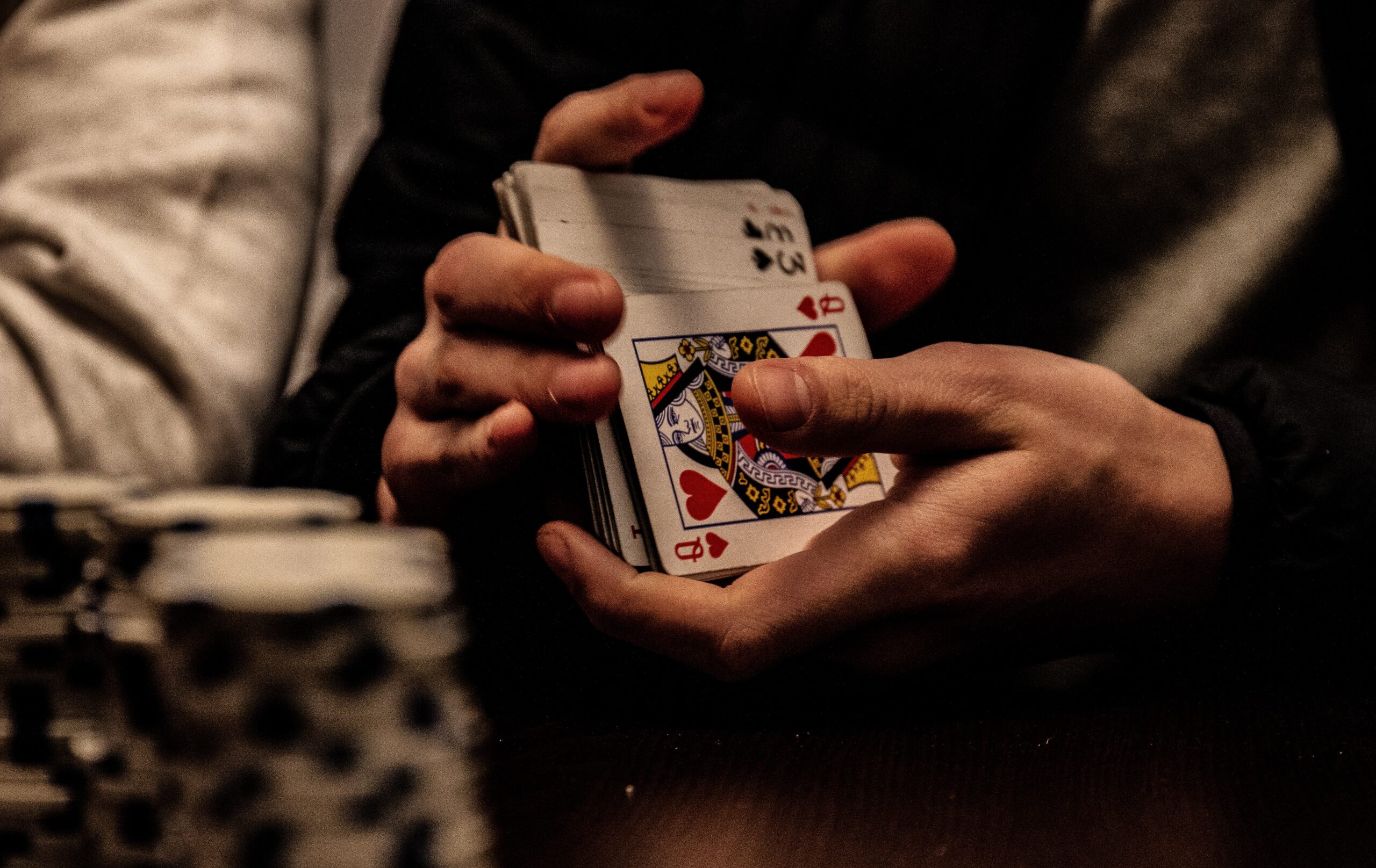 Как научиться играть в покер с нуля?